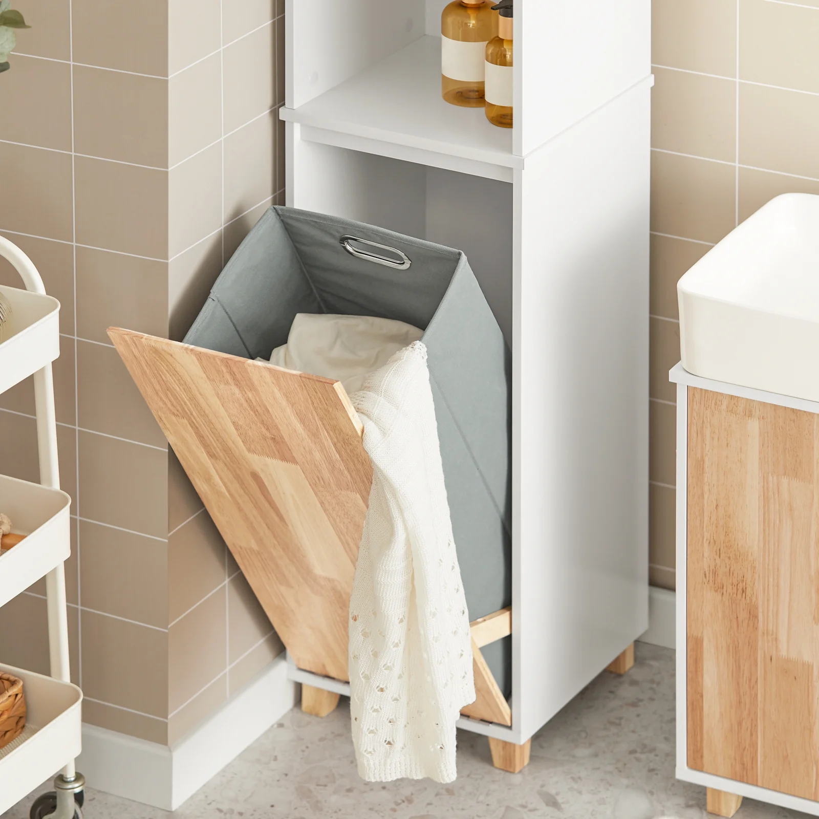 SoBuy BZR74-W Mueble Columna de Baño con 1 Cesto para Ropa Sucia Natural y Blanco - Image 8