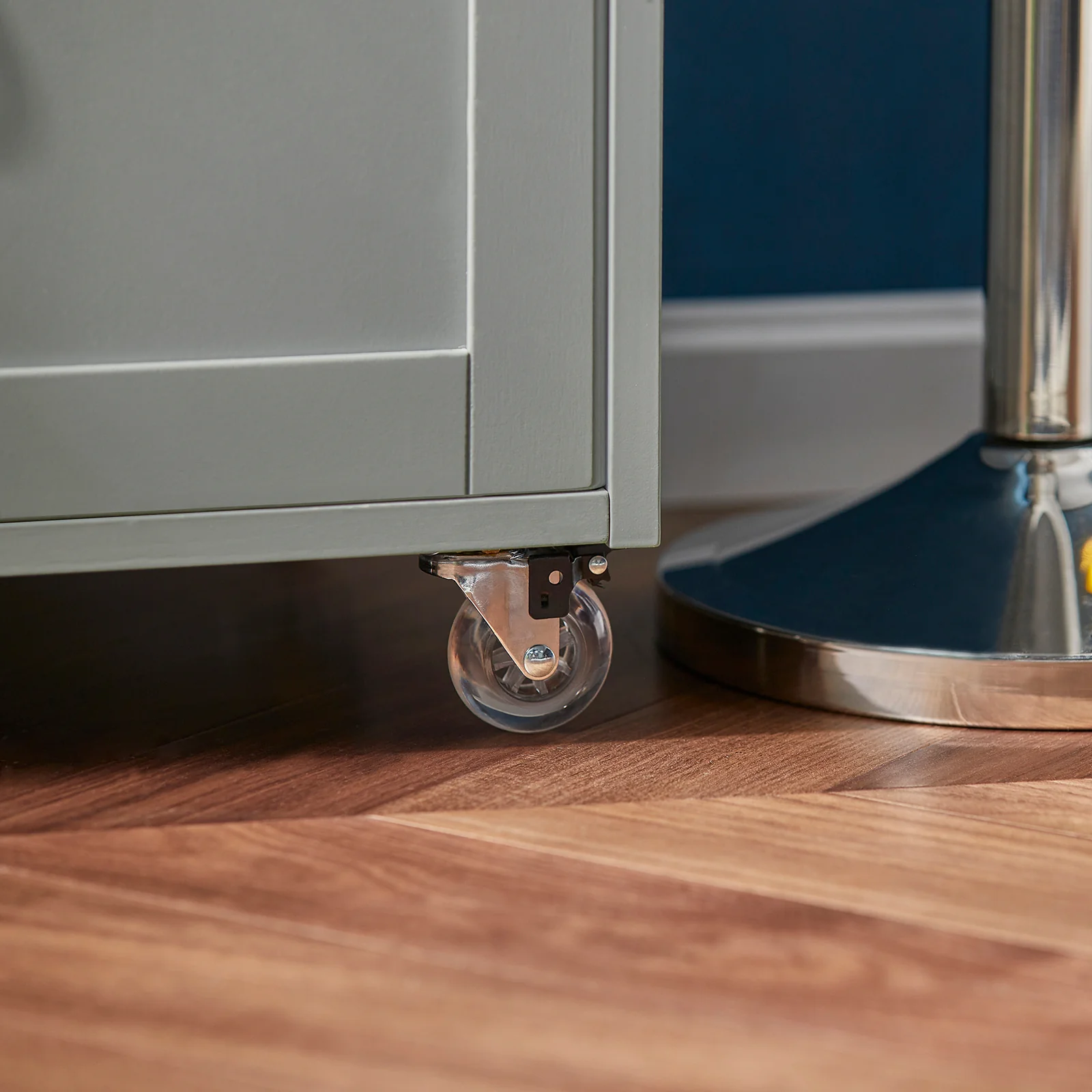 SoBuy FKW45-HG Carrito de Cocina con 3 Puertas y 1 cajón Gris - Image 9