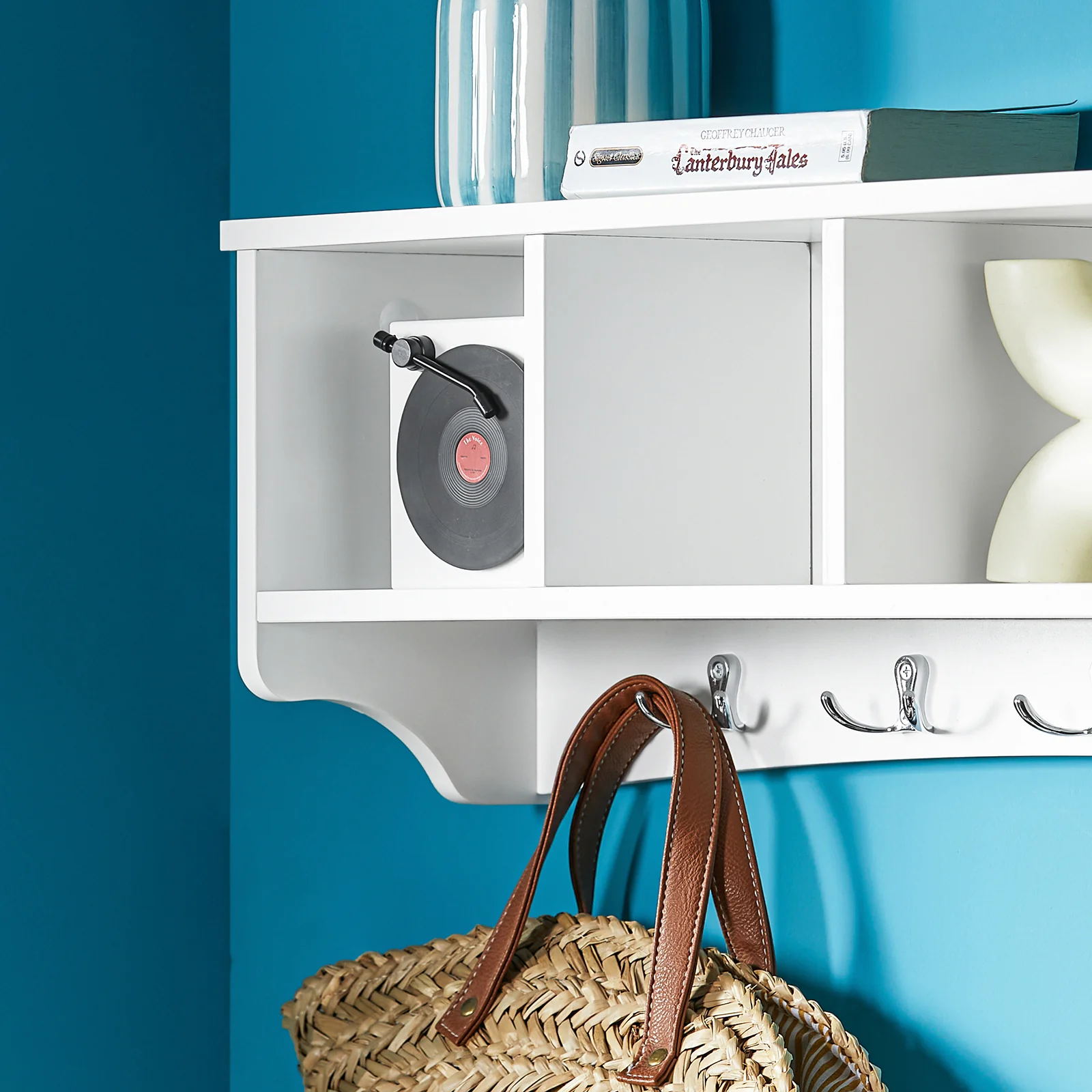 SoBuy FRG48-L-W Estante de pared con 4 compartimentos y 5 ganchos Dobles Blanco - Image 6