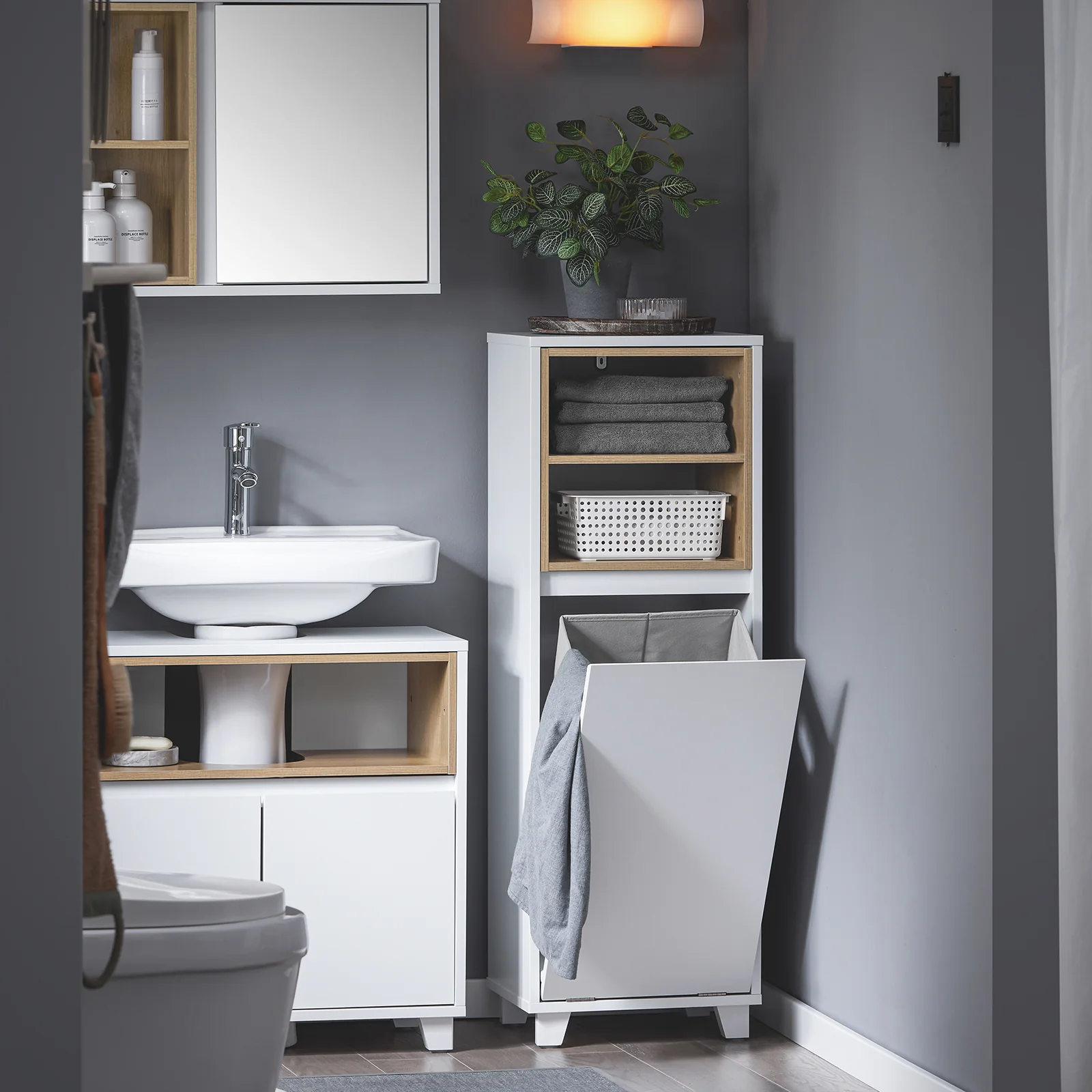 SoBuy BZR146-W Armario de Suelo para Baño con 2 estantes y 1 Cesto para Ropa Sucia Blanco - Image 5