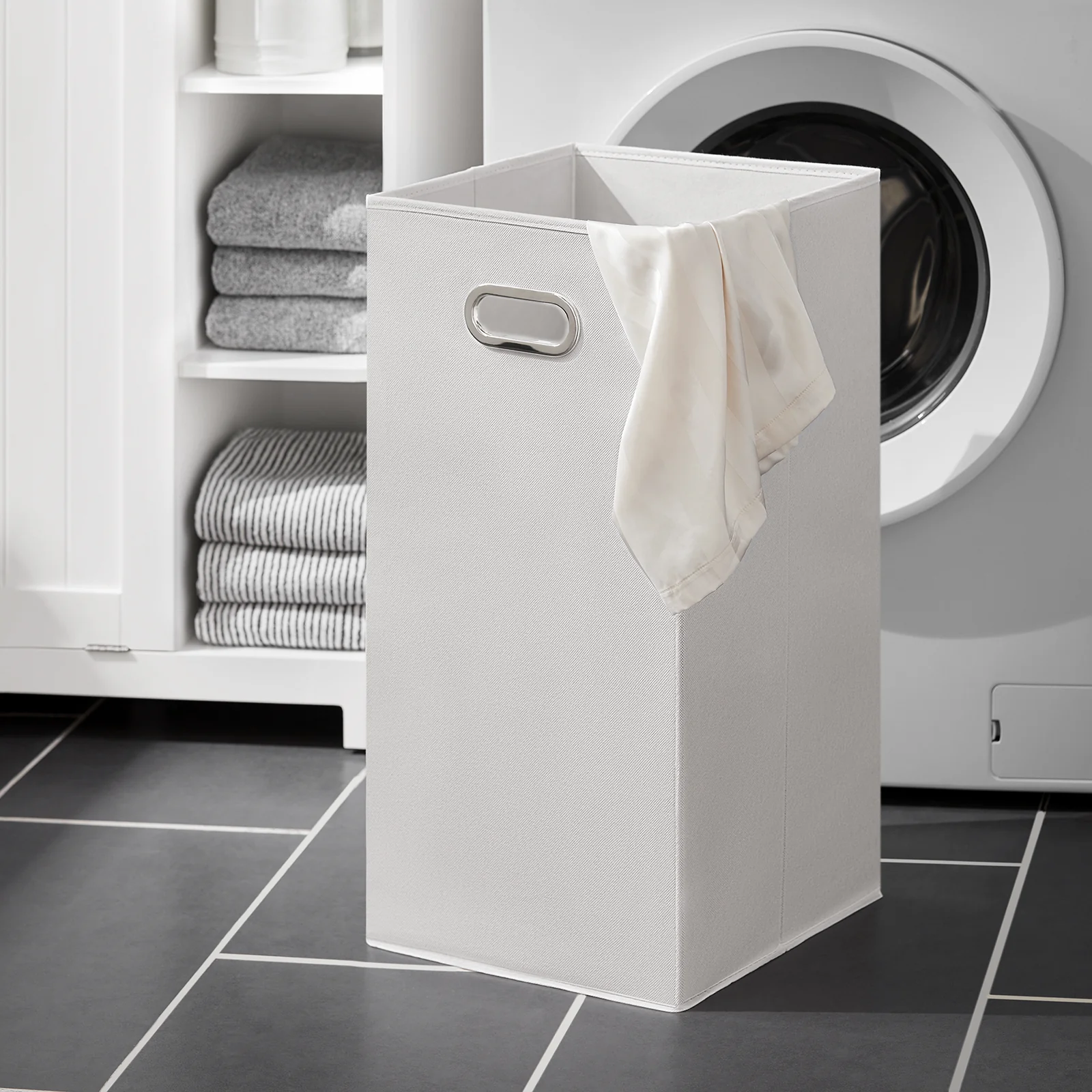 SoBuy BZR105-W Armario de Baño con 1 Cesto para Colada y 3 estantes - Image 8