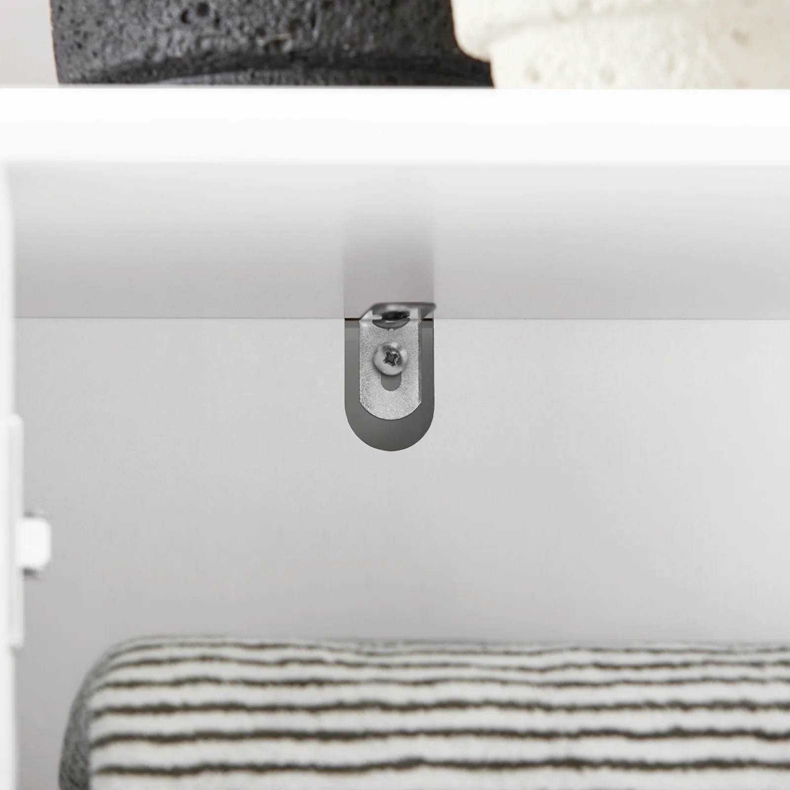 SoBuy BZR109-W Armario Alto de Baño con 1 Cesto y 1 Cajón - Image 7