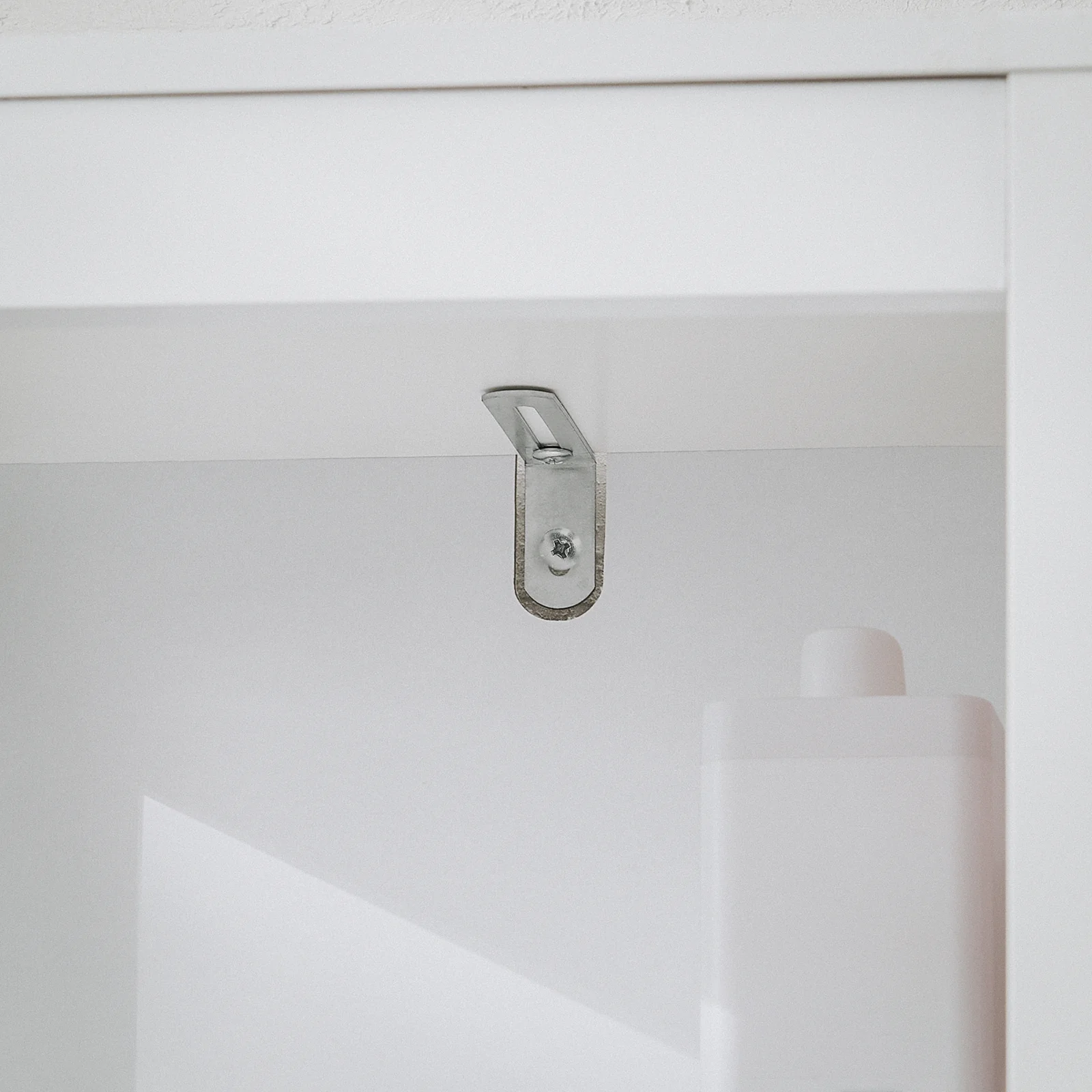 SoBuy BZR123-W Mueble Columna de Baño con 1 Cesto para Ropa Sucia y 2 Estantes - Image 6