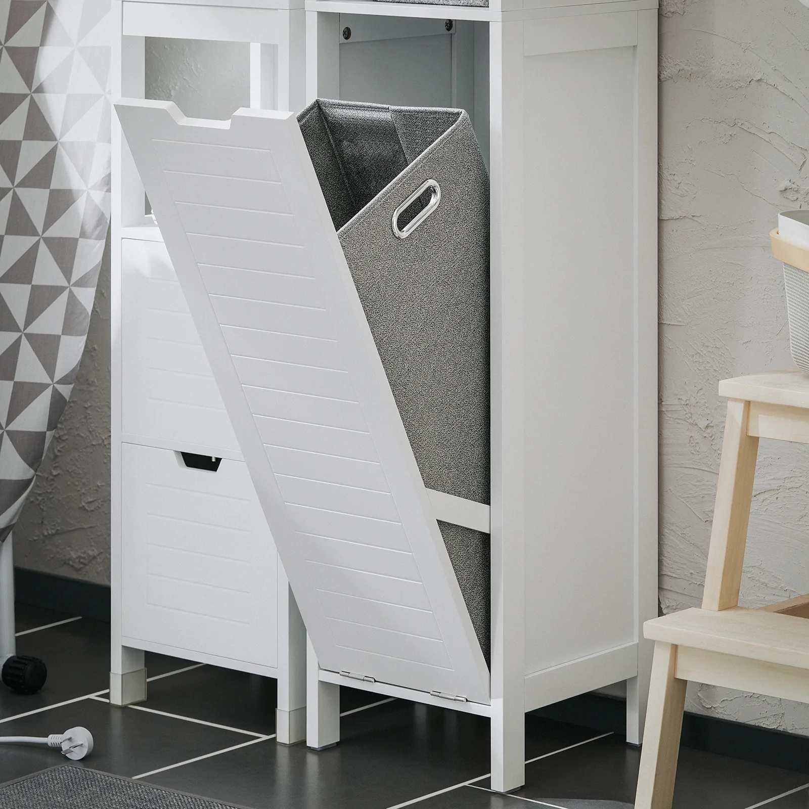 SoBuy BZR123-W Mueble Columna de Baño con 1 Cesto para Ropa Sucia y 2 Estantes - Image 7