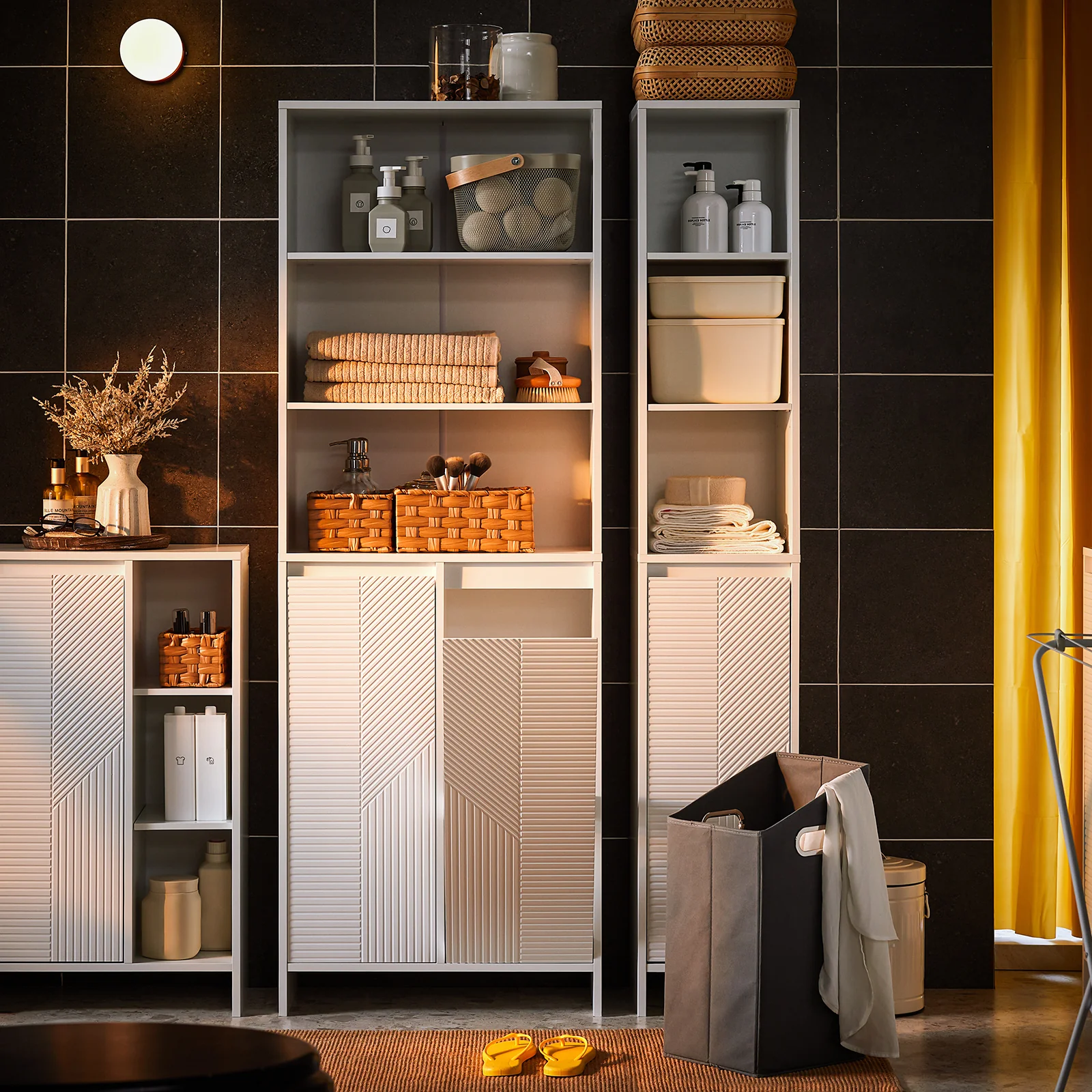SoBuy BZR155-W Armario Alto de Baño con 2 Puertas 3 Estantes y 2 Cestos Blanco - Image 4