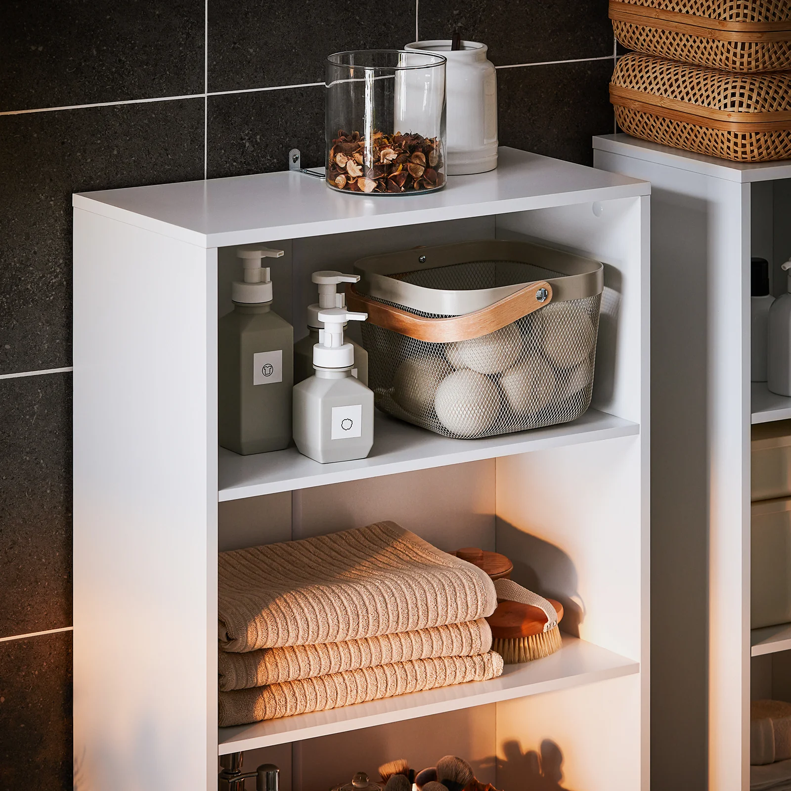 SoBuy BZR155-W Armario Alto de Baño con 2 Puertas 3 Estantes y 2 Cestos Blanco - Image 8