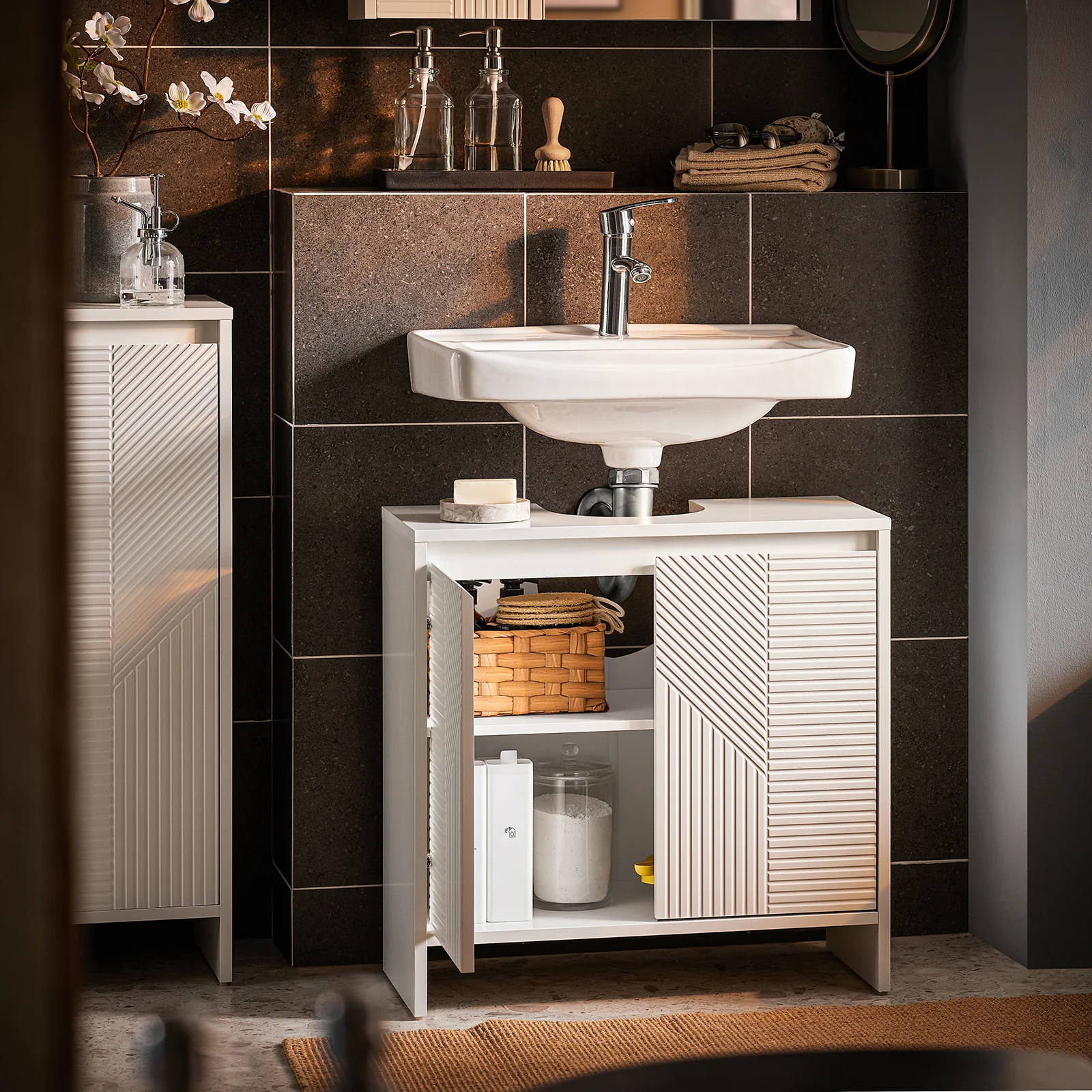 SoBuy BZR157-W Mueble de lavabo con puerta estampada Blanco - Image 5