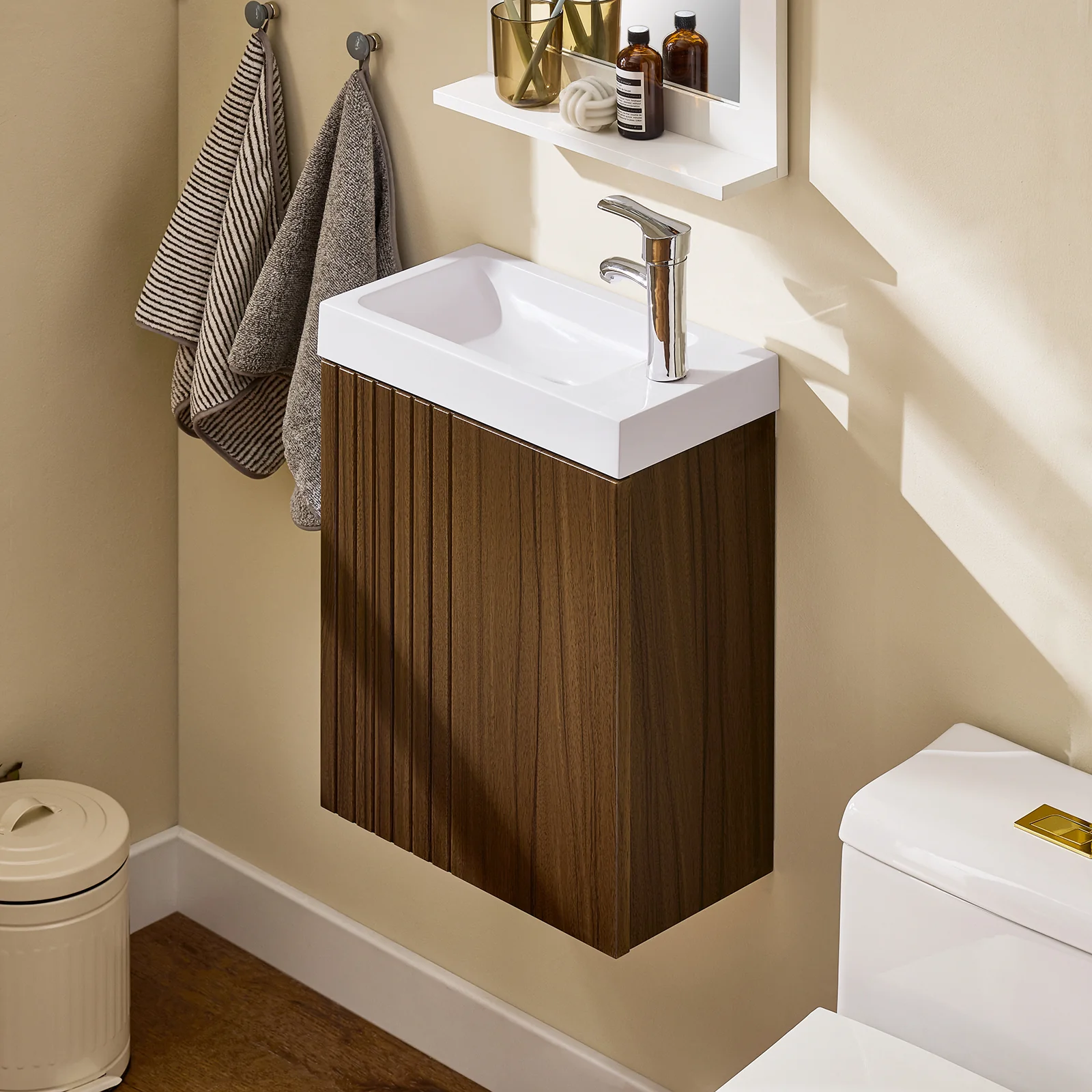 SoBuy BZR196-BR Armario con lavabo Mueble Colgante de Baño Marrón 40 x 22 x 56 cm - Image 4