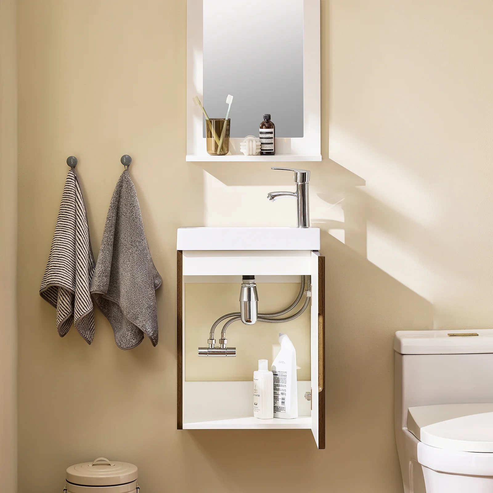 SoBuy BZR196-BR Armario con lavabo Mueble Colgante de Baño Marrón 40 x 22 x 56 cm - Image 5