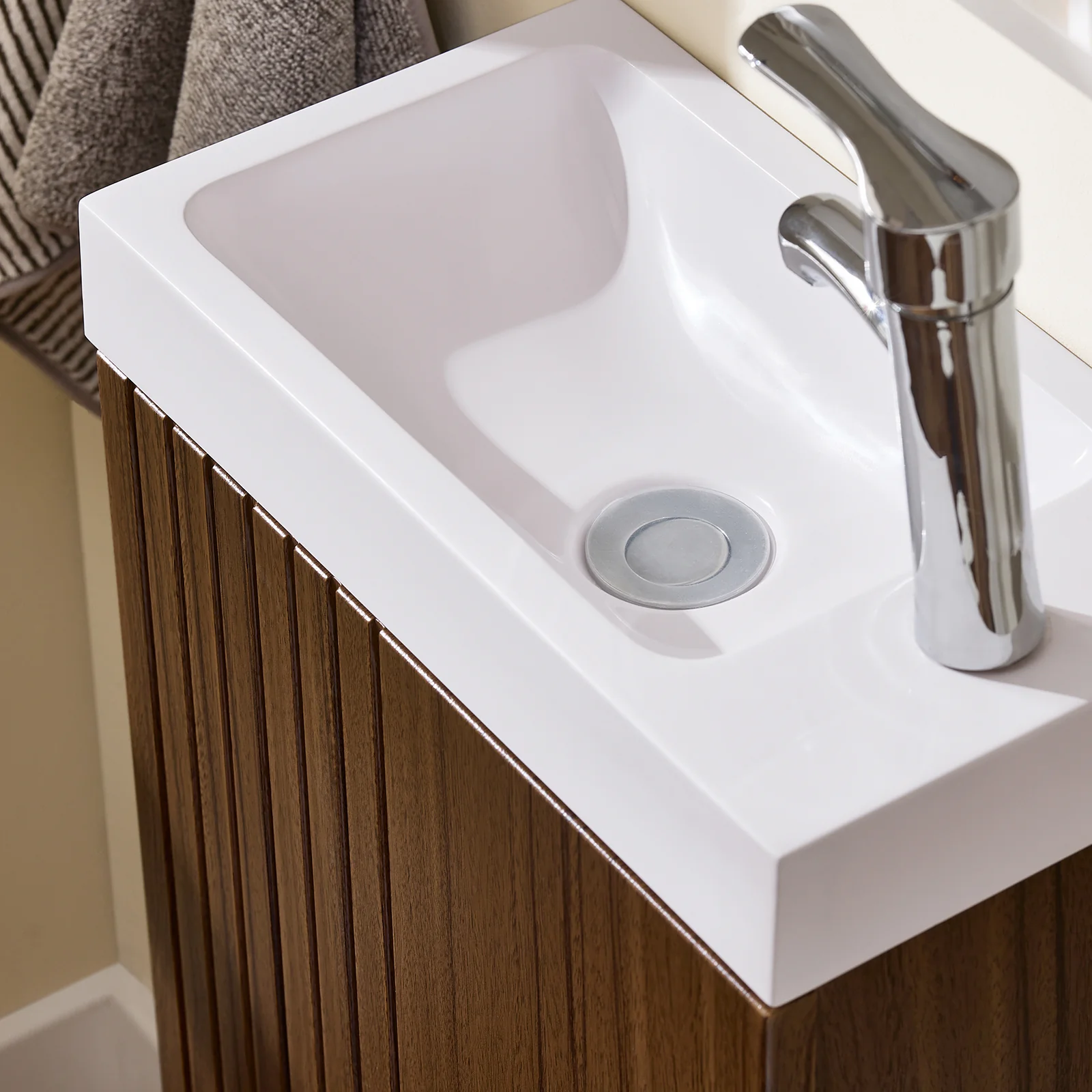 SoBuy BZR196-BR Armario con lavabo Mueble Colgante de Baño Marrón 40 x 22 x 56 cm - Image 6