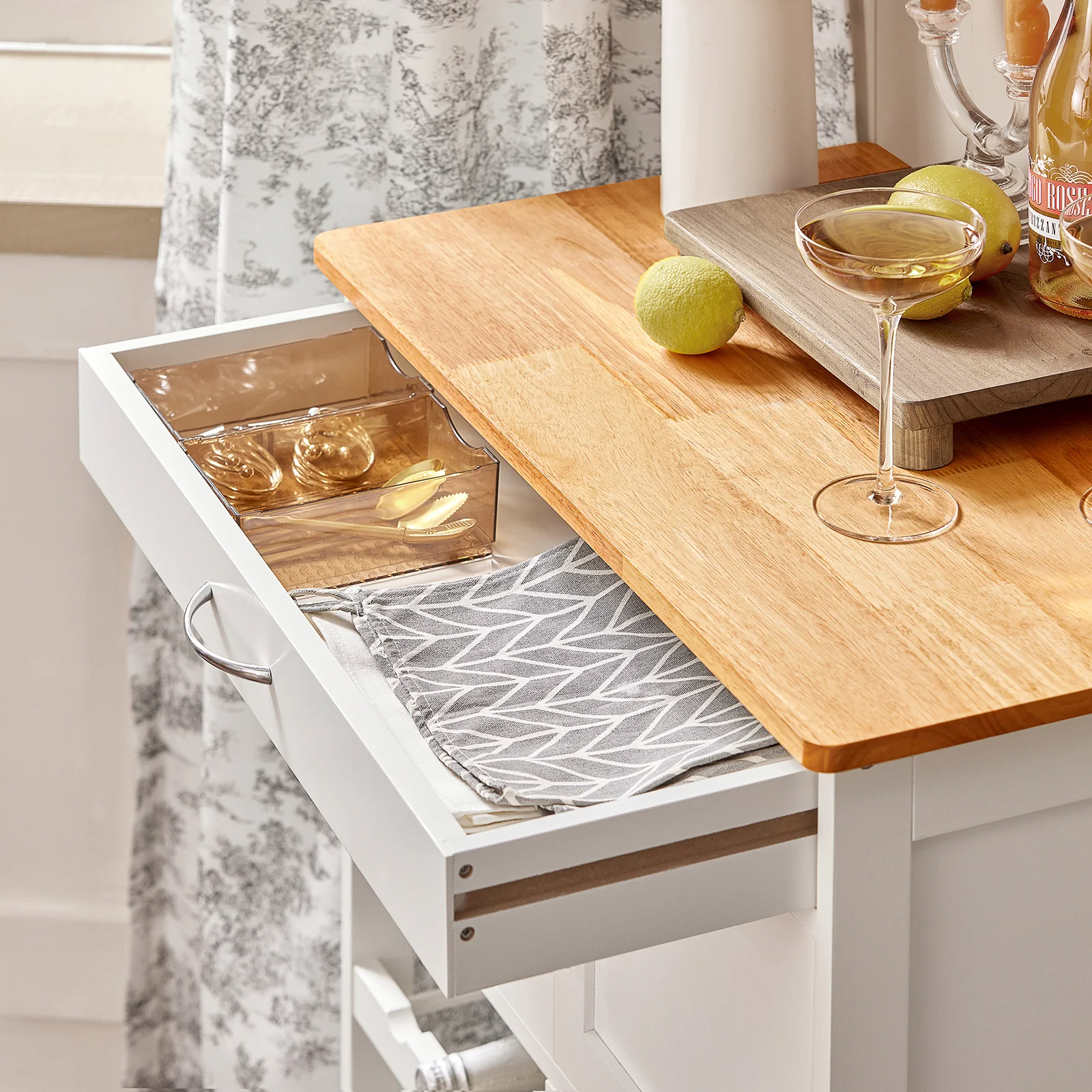 SoBuy FKW45-WN Carrito de Cocina con 3 Puertas y 1 cajón Blanco - Image 7