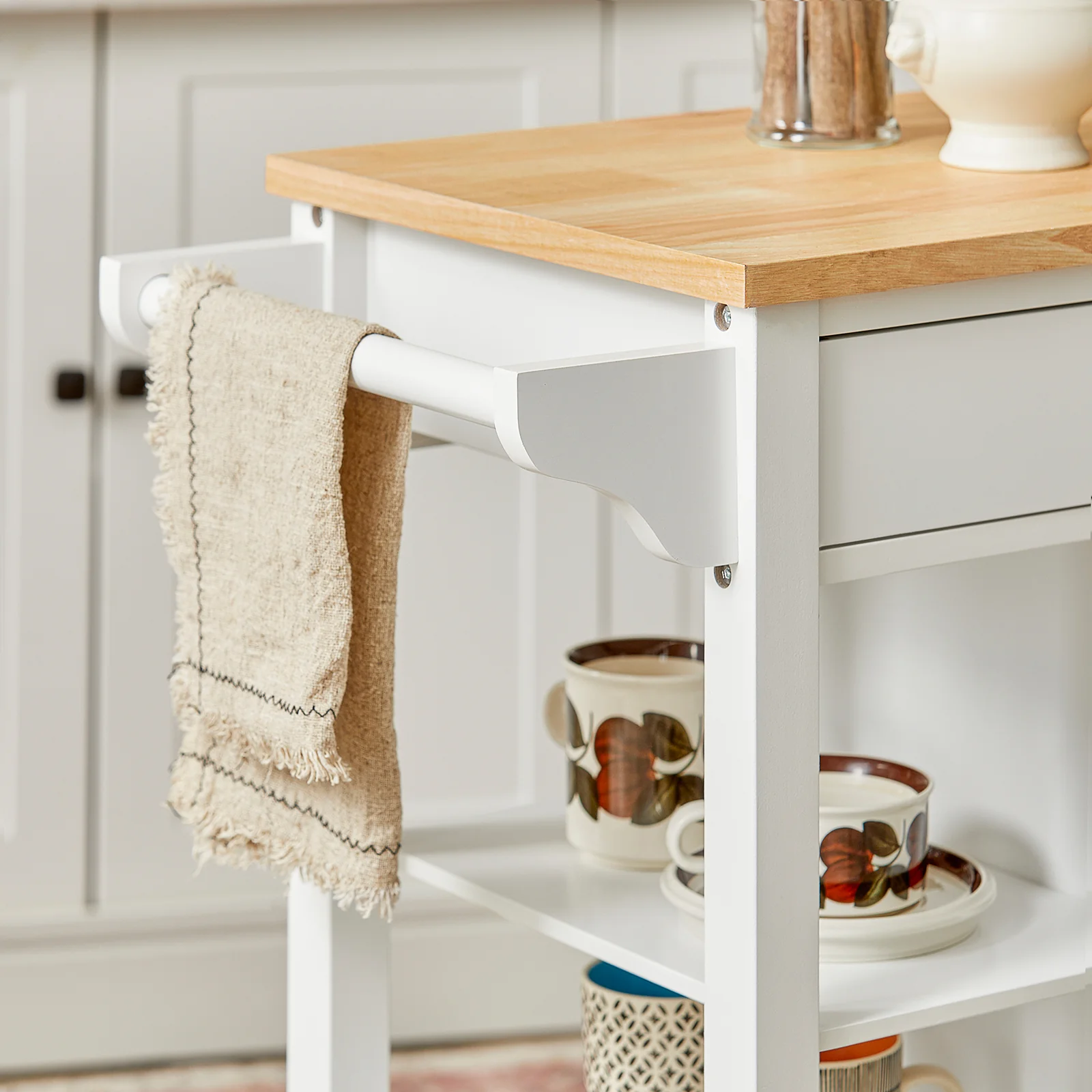 SoBuy FKW46-WN Carrito de Cocina con 3 Estantes 1 Puerta y 1 cajón - Image 7