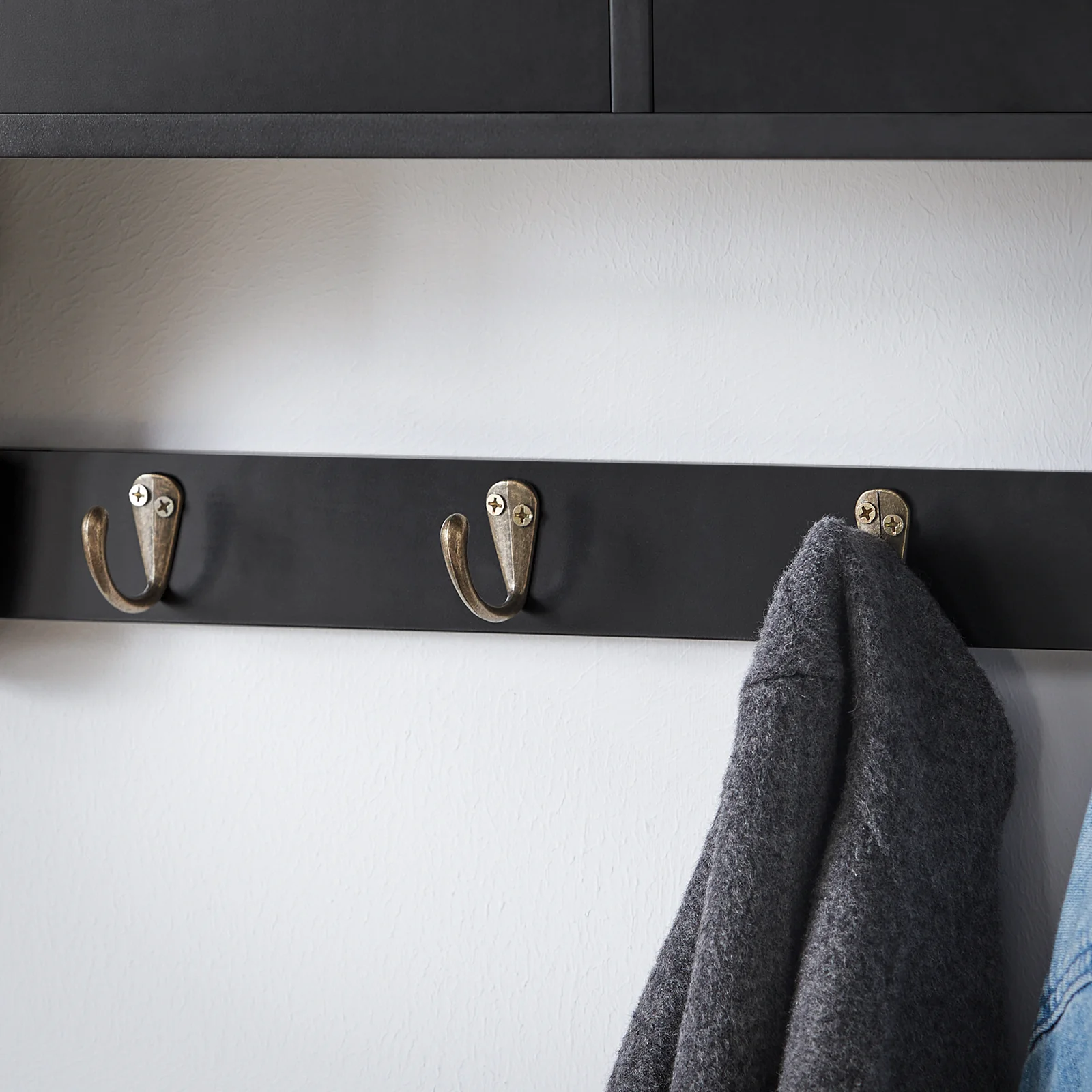 SoBuy FRG178-SCH Estantería moderna de pared con 5 ganchos y 2 cajones 60 x 15 x 27 cm - Image 8