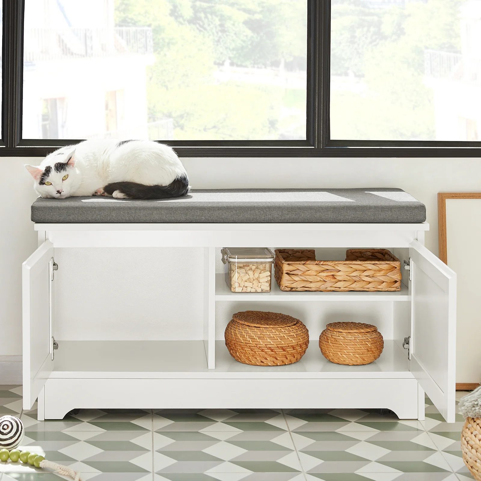 SoBuy FSR136-W Banco Casa de madera para Gatos con 2 Puertas y 3 Boles incorporados 90 x 36 x 44 cm - Image 5