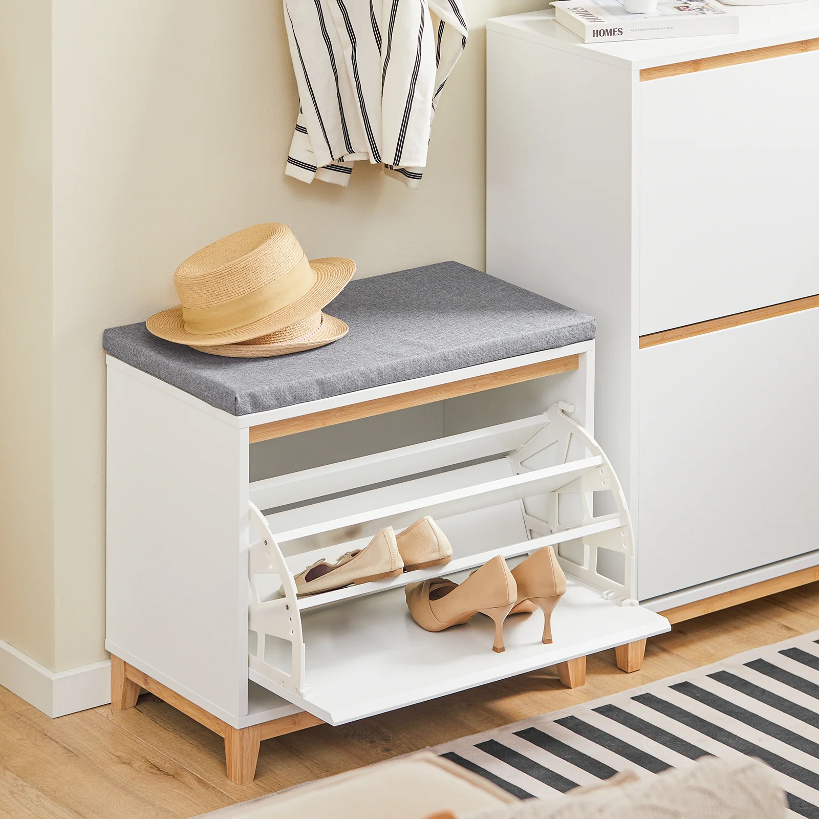 SoBuy FSR191-WN Banco Zapatero Mueble para Pasillo con 1 Hoja abatible y 1 cojín - Image 5