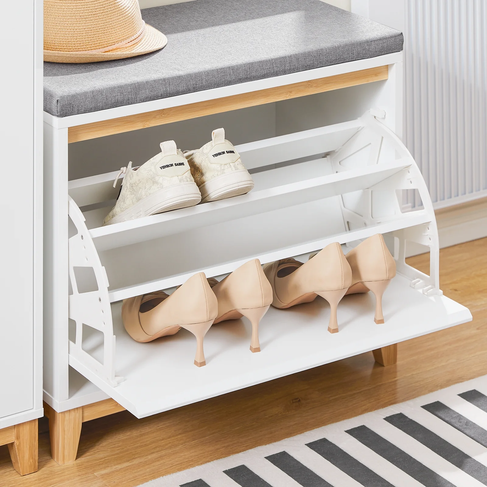 SoBuy FSR191-WN Banco Zapatero Mueble para Pasillo con 1 Hoja abatible y 1 cojín - Image 6