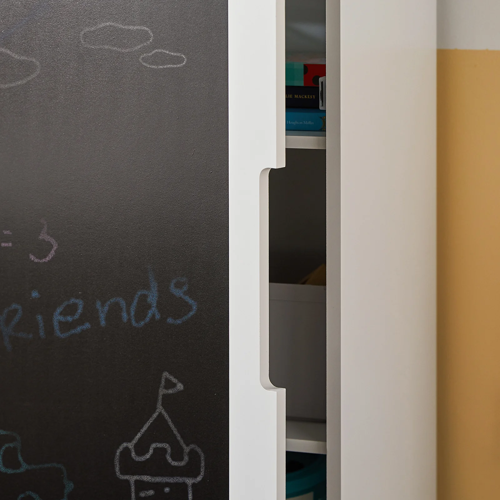 SoBuy KMB43-W Librería infantil con pizarra - Image 7
