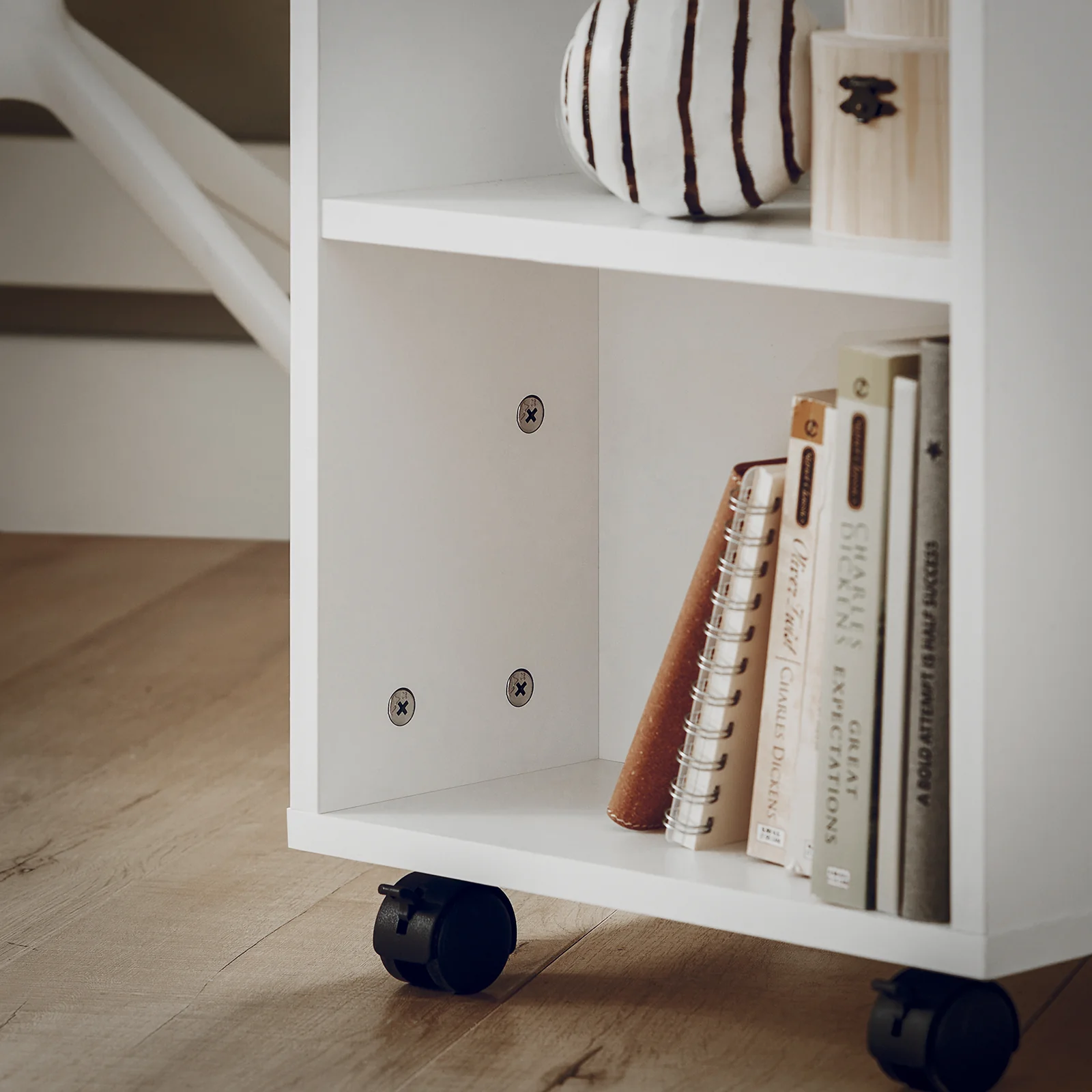 SoBuy FBT68-W Mesa Auxiliar con 4 Ruedas y 3 Estantes Blanco - Image 9